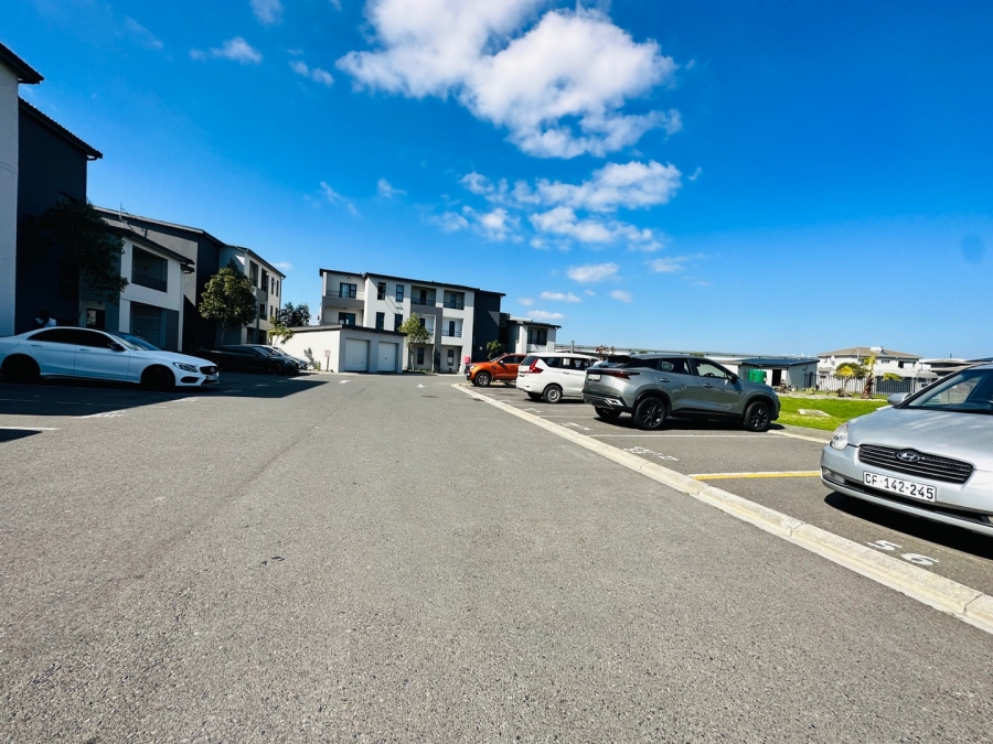 2 Bedroom Property for Sale in Parklands North Western Cape